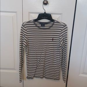 Selling women’s tops! Name brand and trendy!